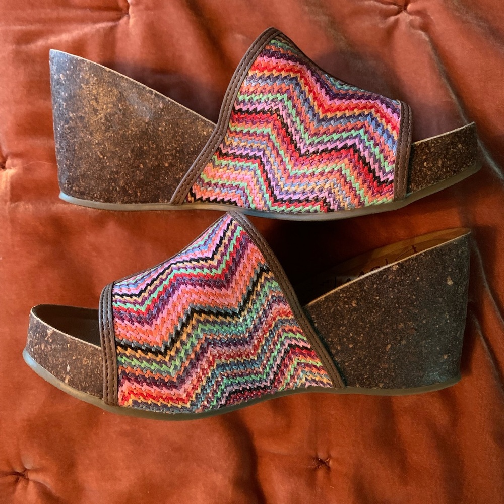 Blowfish multi-colored wedges